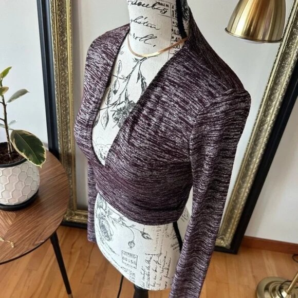 Wilfred free by Aritzia sz XS Brigette burgundy long sleeve crop top - Picture 5 of 5